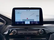 Ford Kuga 2.5 PHEV Vignale | Dealer onderhouden | Automaat | Adapt. Cruise control | BLIS | Elektr. achterklep | Winter pack | lederen bekleding | Parkeersensoren voor en achter | Camera voor en achter | Navigatie | Apple carplay & Android auto | B&O audio | Privac