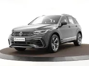 Volkswagen Tiguan 1.4 TSI 245pk DSG eHybrid R-Line Business · Apple/Android Car Play · Wegklapbare Trekhaak · Alarm · Dodehoek Detectie · Stoel-& Stuurverwarming · 19'' Inch ·