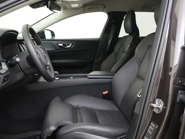 Volvo V60 Cross Country 2.0 B5 AWD Plus Bright | 360° camera | Harman/Kardon