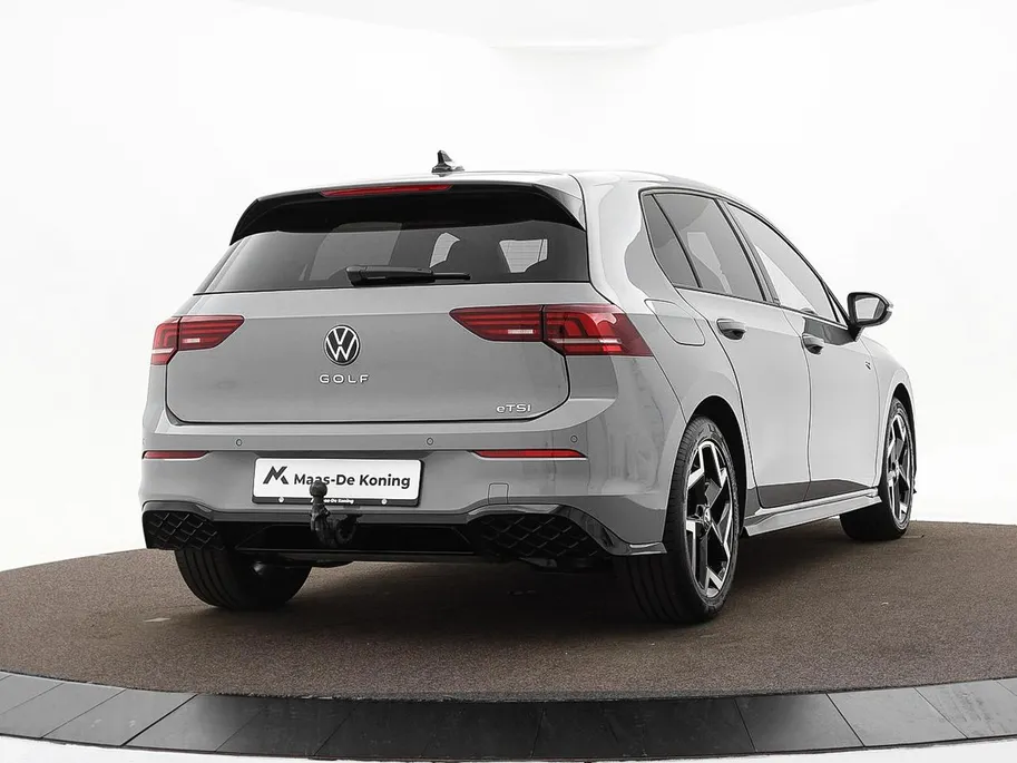 Volkswagen Golf 1.5 eTSI 150pk DSG R-Line · Apple/Android Car Play · Trekhaak ·  Camera + Parkeersensoren · Stoelverwarming · Garantie t/m 24-09-2030 of 100000km.
