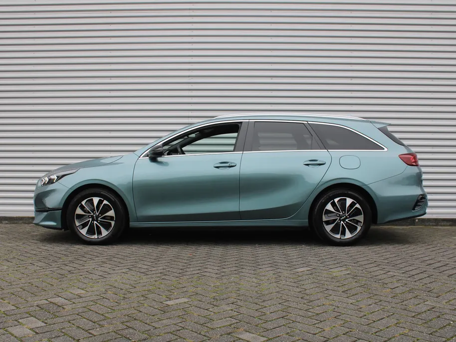 Kia Ceed Sportswagon 1.0 T-GDi MHEV Design Edition | Stuur-/stoelverwarming | Cruise adapt. | Camera | 16' LM | Elek. achterklep | JBL audio | LED |