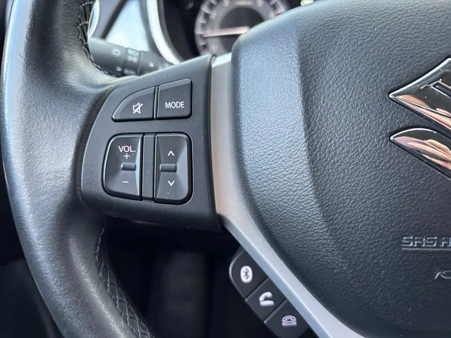 Suzuki Vitara 1.4 Boosterjet Style Smart Hybrid | Trekhaak | Dealer onderhouden | Navigatie | dodehoek detectie | Achteruitrijcamera | Stoelverwarming |10 jaar garantie! |