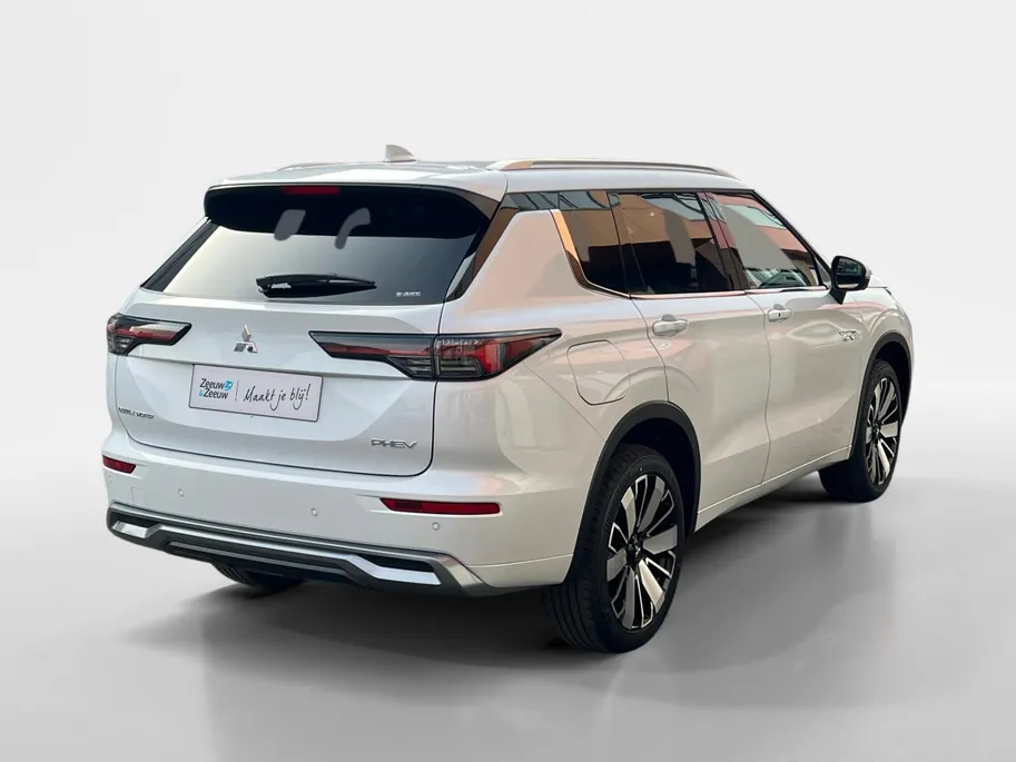 Mitsubishi Outlander 2.4 PHEV Instyle € 5.000 euro korting eigen voorraad| 8 jaar garantie| Snel leverbaar | Totaalprijs op is op.m26