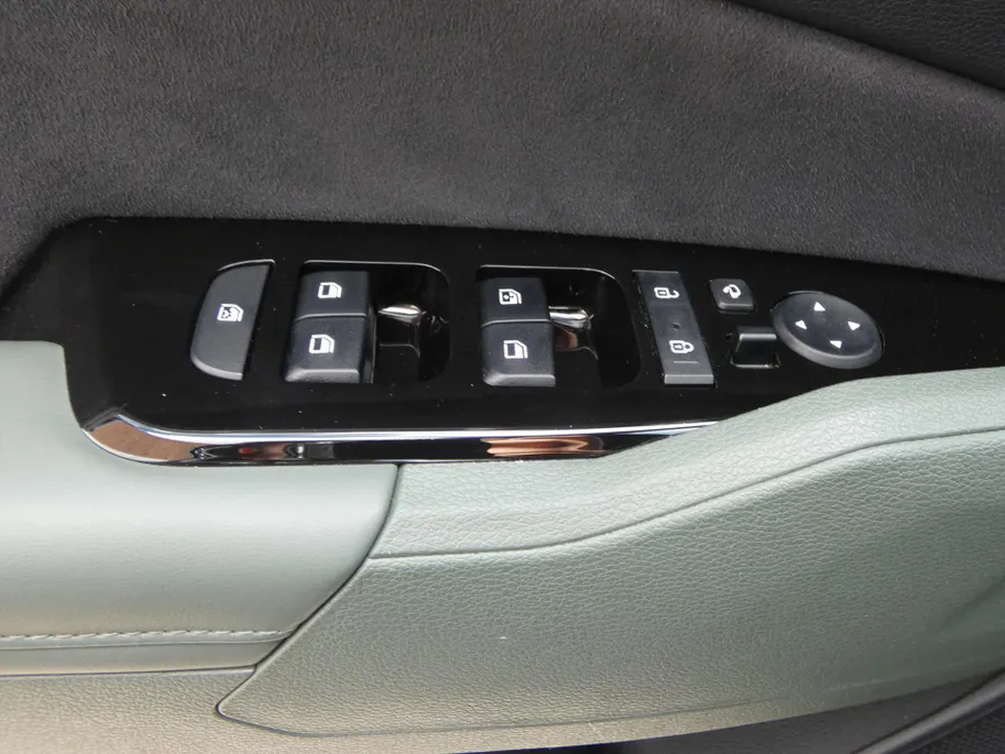 Kia Sportage 1.6 T-GDi 230pk Hybrid AT6 Dark Edition