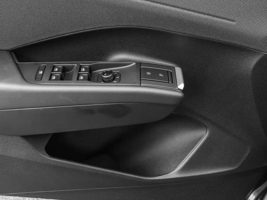 Volkswagen T-Roc Limited Edition 1.5 eTSI 116 PK 7 versn. DSG · Comfort pakket · Achteruitrijcamera · Draadloze telefoonlader · Voorraad OUTLET · Prijs is inclusief inruilpremie ·