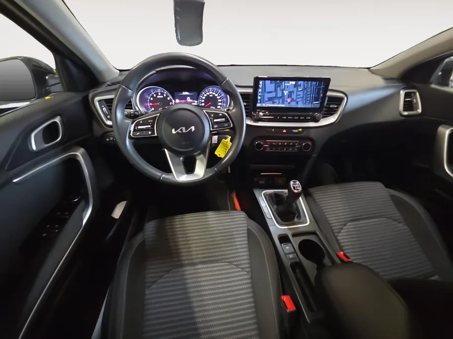 Kia Ceed Sportswagon 1.0 T-GDi DynamicLine | All-season banden | BTW-auto | Achteruitrijcamera | Parkeersensoren voor- en achter | Navi | Apple/Android Carplay | Cruise & Climate control | NAP