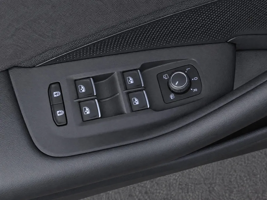Volkswagen Passat Variant 1.5eHybrid 272PK R-Line Black Style Plus · Leder · Harman Kardon · Trekhaak ·  Alcantara hemelbekleding · 360°Camera + Parkeersensoren · Garantie t/m 21-01-2031 of 100.000km