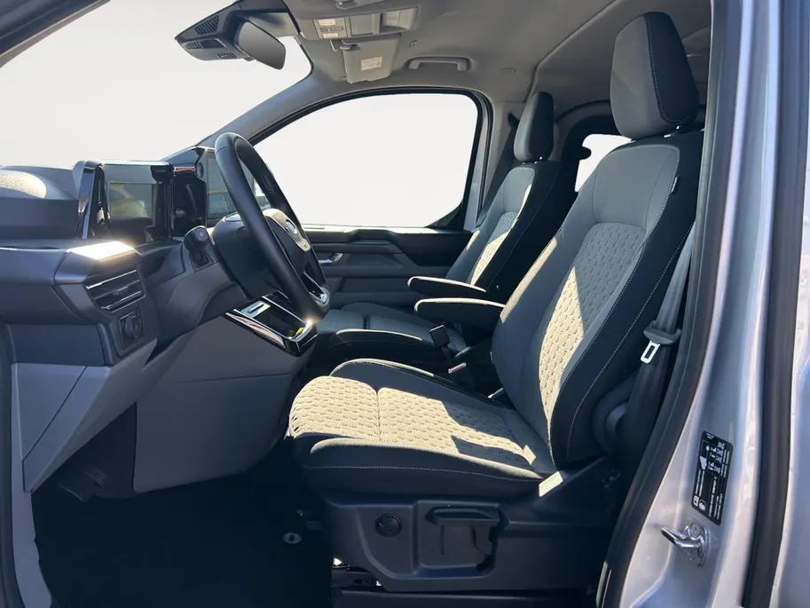 Ford Transit Custom Tourneo 340 2.5 PHEV L1H1 Titanium | EXCL. BTW INCL BPM! Elek. Trekhaak | 2300KG Trekgewicht | Stoel/Stuur/Voorruitverwarming | Cruise Control | Parkeer Camera | 8 zitplaatsen |
