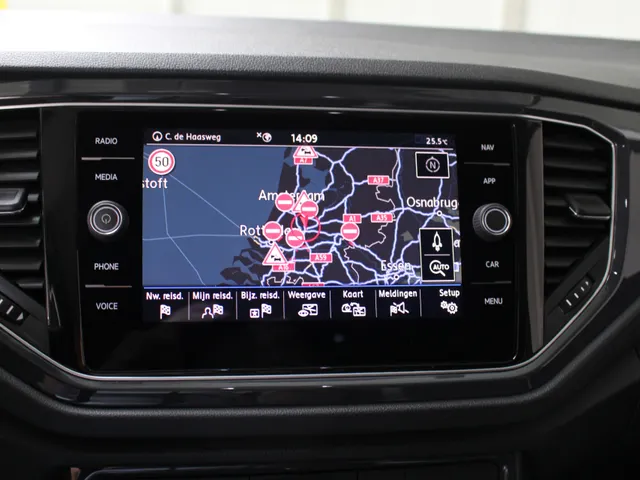 Volkswagen T-Roc 1.5 TSI Sport Navigatie | parkeercamera | Cruise Control | Climate Control |  Eerste Eigenaar