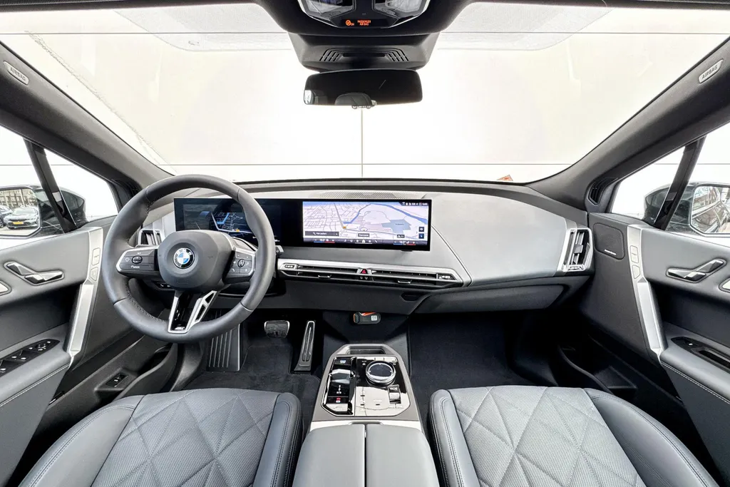 BMW iX xDrive60 112 kWh