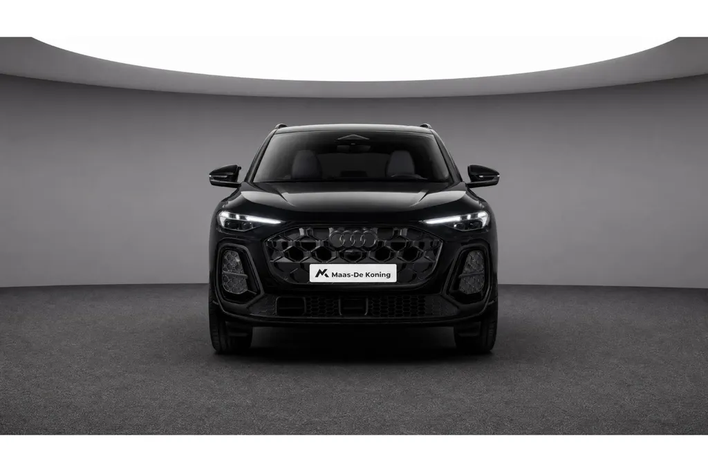 Audi Q5 e-hybrid quattro S edition 299 PK · 21' LM Velgen · Tech plus · Glazen panoramadak · Luchtvering