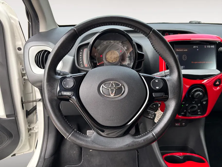 Toyota Aygo 1.0 VVT-i x-clusiv | Camera | Cruise | Lichtmetaal |