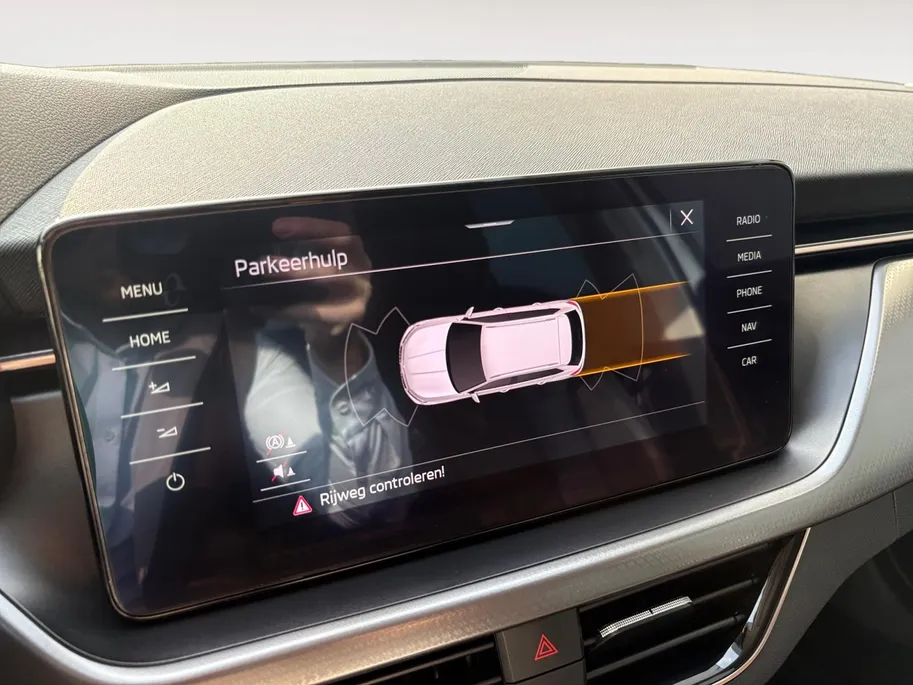 Škoda Kamiq 1.0 TSI Business Edition | Navi | Parkeersensoren V+A | Virtual Cockpit | Lichtmetalen Velgen | Premium Sound System | Keyless Go | Apple Carplay | Android Auto | 12 maanden Bovag Garantie