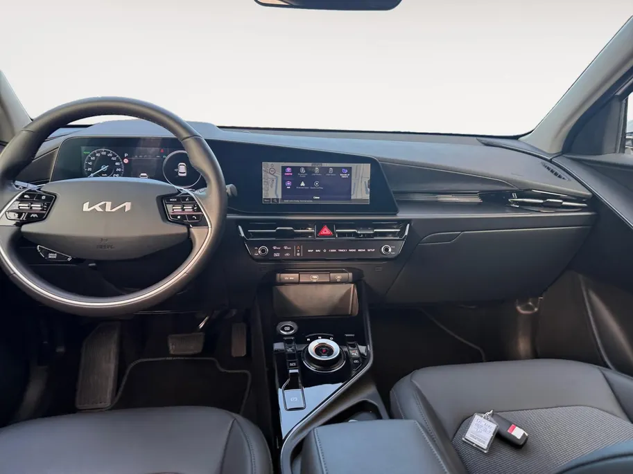 Kia Niro 1.6i Hybrid DynamicLine | Zeer nette auto | Cruise Control Adaptief | LM Velgen 16 ' | Carplay | File Assistent | Camera | Metallic lak | Fabrieksgarantie t/m 17-5-2032 | NAP