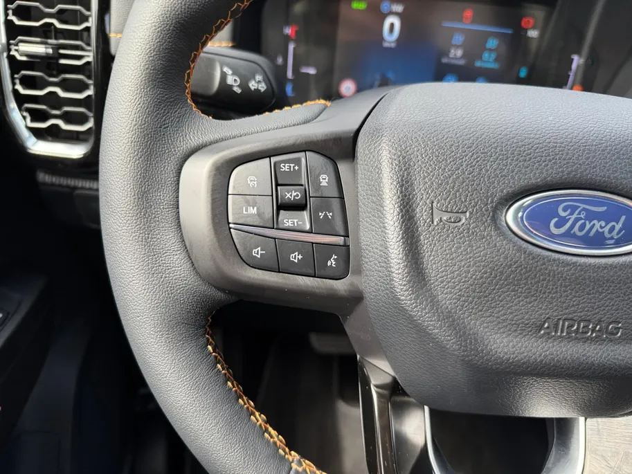 RANGER Ranger Wildtrak Double Cab 2.3 PHEV 205 kW/278 pk Automaat | Uit Voorraad Leverbaar | Prijs inclusief BPM & Kosten rijklaar maken | 5 persoons | GRIJS kenteken** | Elektrische Rollertop | Trekhaak | Adaptive Cruise control