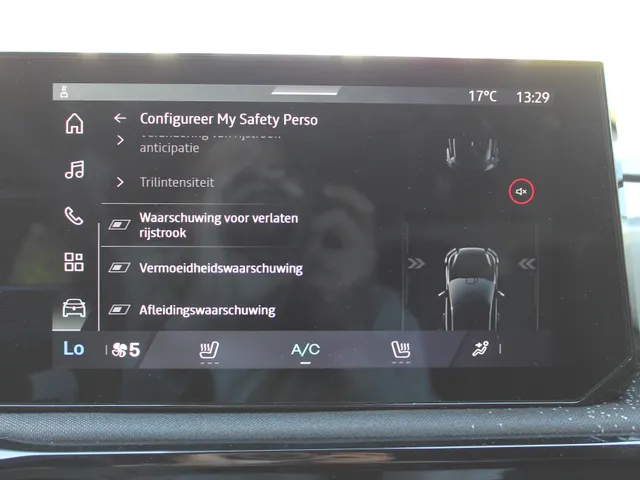 Renault Clio 1.8 Hybrid 160 AUT techno | Navigatie | Adaptive Cruise | Achterspoiler | Stoelverwarming | DEMONSTRATIE AUTO, VRAAG NAAR BESCHIKBAARHEID |