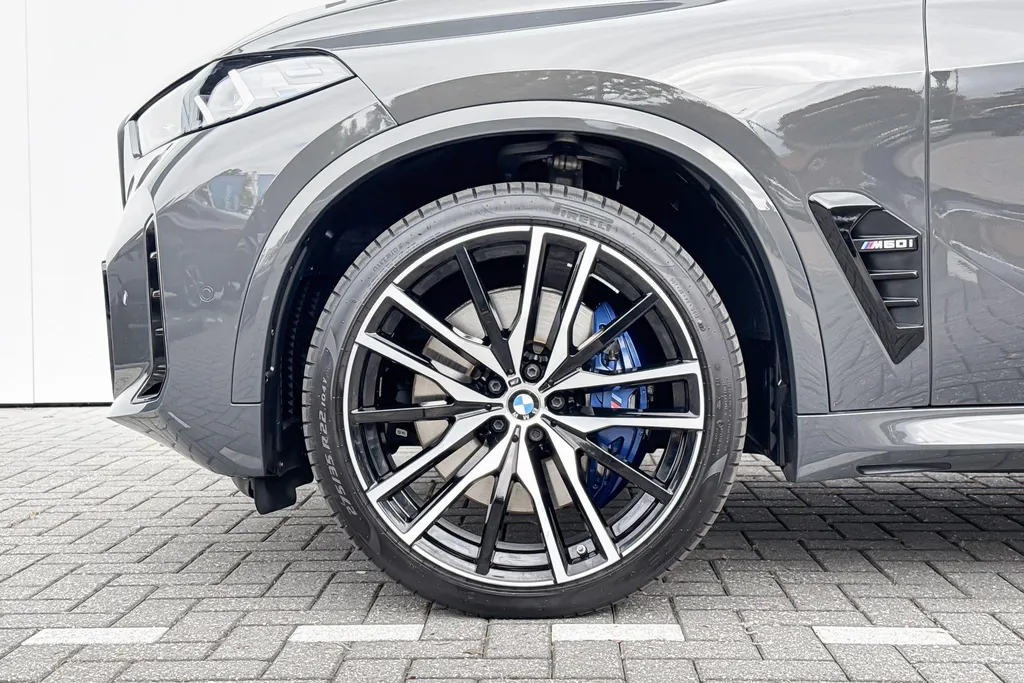 BMW X5 M60i xDrive