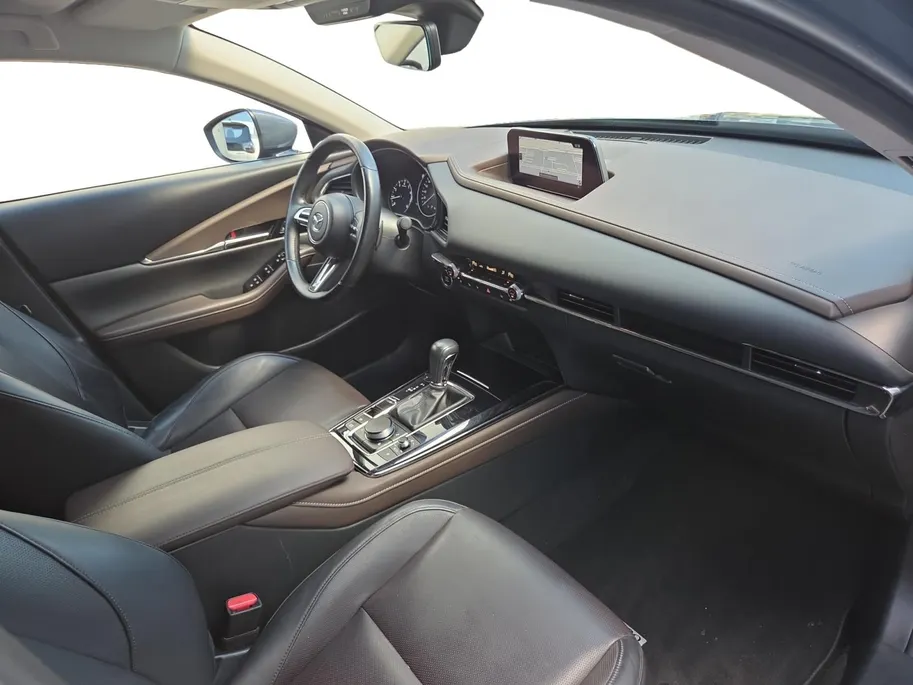 Mazda CX-30 2.0 e-SkyActiv-X M Hybrid Luxury | Automaat| Dealeronderhouden | Stoelverwarming | Bose |  Zeer nette auto | Lederen interieur | BLIS | Adaptive cruise control | Camera | carplay |