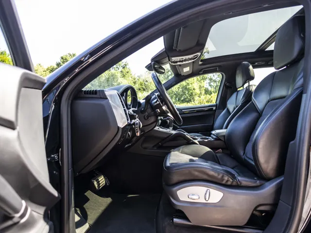 Porsche Cayenne 3.0 S E-Hybrid Platinum Edition NL Auto!