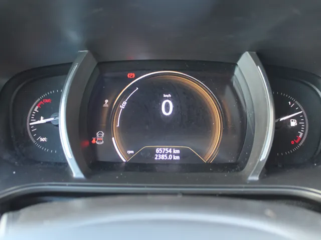 Renault Mégane Estate 1.3 TCe 115 PK Limited | Parkeersensoren | ECC | NAVI | 1.700 kg trekgewicht