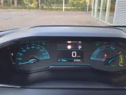 Peugeot e-208 EV Active Pack 50 kWh | Cruise control | Navigatiesysteem | Keyless start | DAB | LM Velgen | 100% Elektrisch | SOH 95,6 %