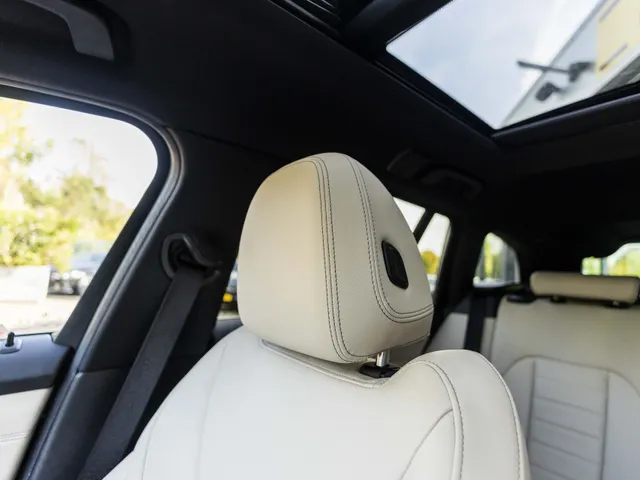 BMW 3 Serie Touring 330e Business Edition Plus M-Pakket  / Pano dak