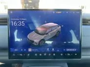 Voyah Courage Business Edition 80 kWh Full Option | Direct Leverbaar | Head Up Display | Stoel koeling,-verwarming & massage | Memorystoelen | 360 Camera | Level 3 Autonoom rijden | Schuif- & Kanteldak | Draadloze Telefoonlader | Elektrische Achterklep |