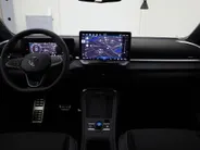 Volkswagen T-Roc 1.5eTsi/150PK R Line First Edition Black Style DSG · Navigatie · 360°Camera + Parkeersensoren · Stoel- & stuurverwarming · Garantie t/m 28-11-2025 · EXTRA INRUILKORTING