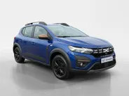 Dacia Sandero Stepway 100PK TCe ECO-G Up&Go | 1e eigenaar | Navi | Camera | Parkeersensoren | Apple CarPlay/Android Auto | Lichtmetalen Velgen | Climate Control | Cruise Control | Armsteun |