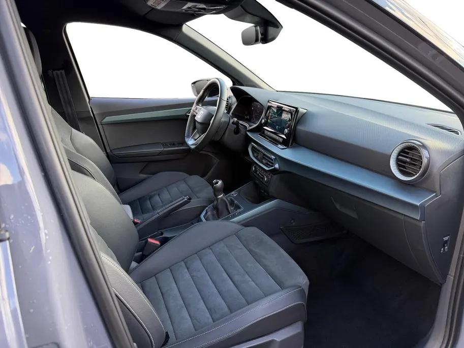 SEAT Arona 1.0 EcoTSI Xperience Business | Camera | Apple Carplay/Android Auto | Cruise Control | Keyless | Climate Control |