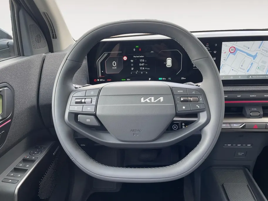 Kia EV2 Plus Advanced 42.2 kWh DEMO MODEL PER DIRECT BESCHIKBAAR | Navigatie | Climate control | Elektrische stoel verstelling | Stoel + Stuur verwarming | 308Km WLTP |