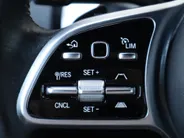 Mercedes-Benz EQB 250 Business Line 67 kWh l Panoramadak l Stoelverwarming l Achteruitrij camera
