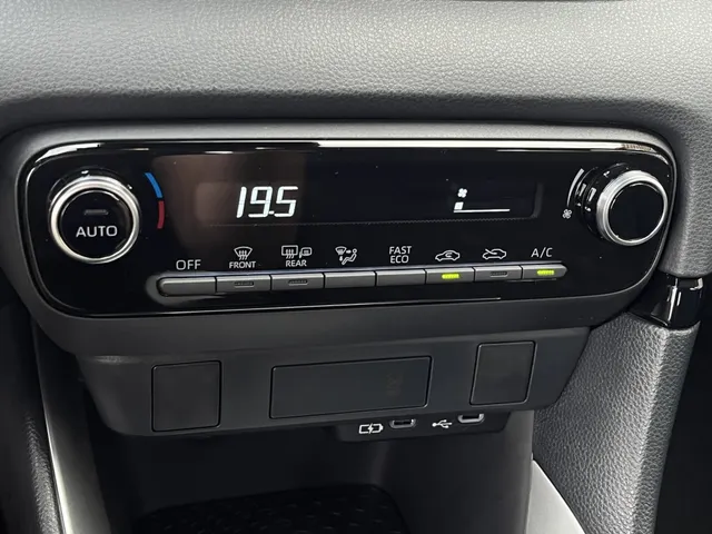Toyota Yaris 1.5 Hyrid 115 Active | 3500 euro demo korting