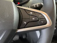 Dacia Jogger 1.8 hybrid 155 limited edition 7p. AUTOMAAT NAVI AIRCO CAMERA CRUISE CONTROLE APPLE CARPLAY ANDROID AUTO LM VELGEN 7 STOELEN !!LET OP RIJDENDE DEMO VRAAG NAAR ACTUELE KMSTAND!!!