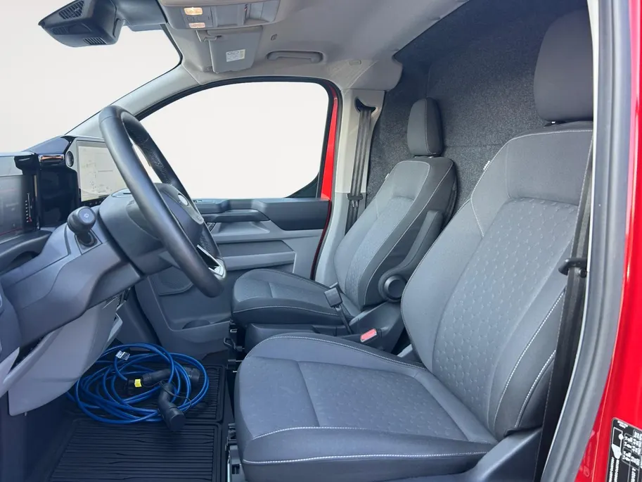 Ford Transit Custom 320 2.5 PHEV L2H1 Limited | BPM vrij! | Elek. Trekhaak | 2300KG Trekgewicht | Parkeercamera | Adaptieve Cruise Control | Dodehoek Detectie | Winter Pack |