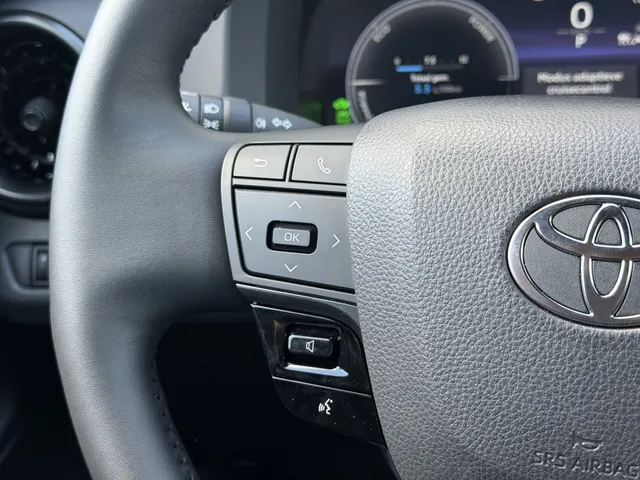 Toyota C-HR 2.0 PHEV 220 Dynamic Bi-Tone | All Seasons |
