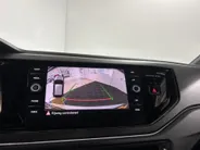 Volkswagen Taigo 115PK TSI R-Line Edition Automaat | Digital Cockpit | Camera | Adaptive Cruise Control | Apple CarPlay/Android Auto | 18' Lichtmetalen Velgen | Climate Control | Armsteun | Parkeersensoren |
