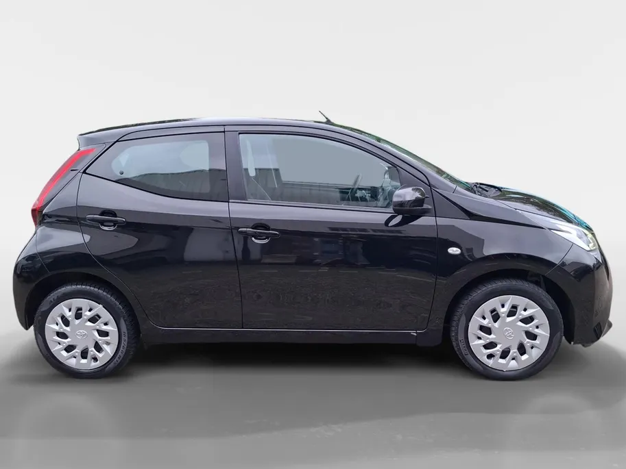 Toyota Aygo 1.0 VVT-i x-play | ACHTERUITRIJCAMERA | 5 DEURS | TELEFOON | AIRCO | ELEKTRISCHE RAMEN |