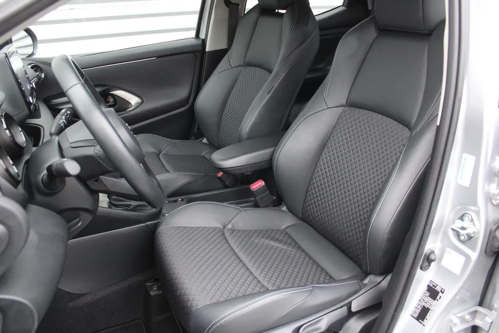 Mazda 2 Hybrid 1.5 Agile | Airco | Cruise | Stoelverwarming | 15' LM | Comfort & Safety pakket |