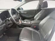 Hyundai Kona EV Premium 64 kWh | Achteruitrijcamera | Head Up Display | Dodehoek Detectie | Lederen Bekleding | Climate Control |