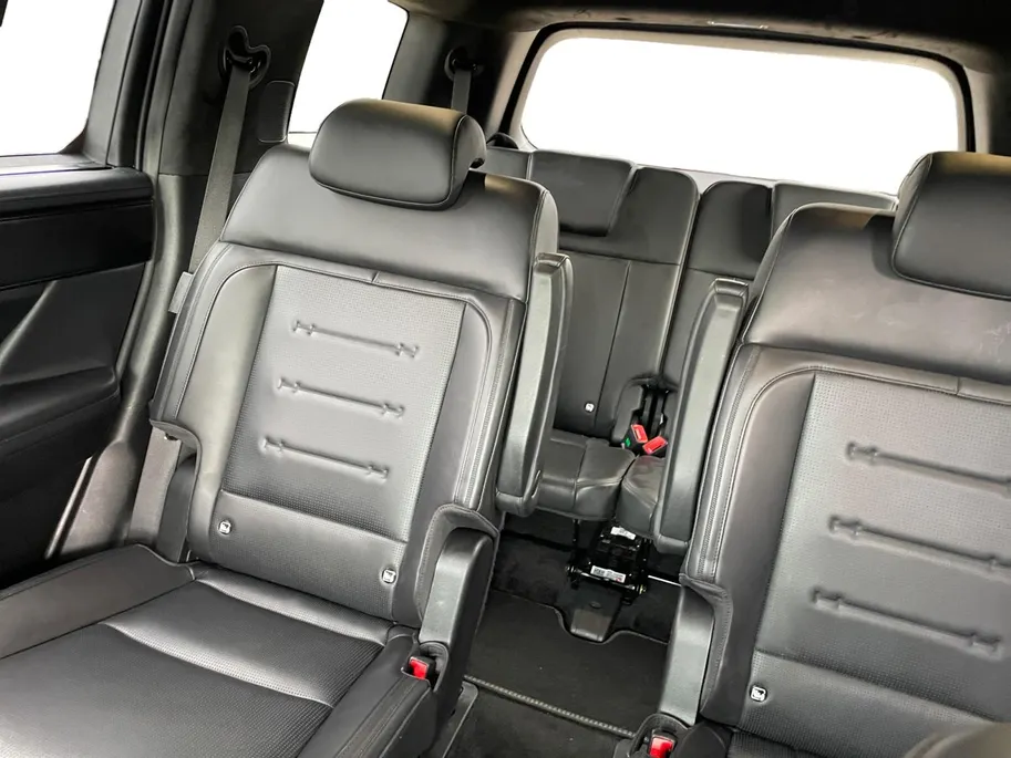 Hyundai Santa Fe 1.6 T-GDI PHEV Black Line 4WD 6p | Trekhaak | Leder | Stoelverwarming + koeling | 360 Camera