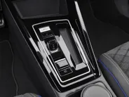Volkswagen Golf 1.5eTSI/150PK R-Line · Navigatie · Trekhaak · Apple/Android Car Play · Dodehoeksensoren · Stoelverwarming ·  Garantie t/m 08-01-2031 of 100000km.