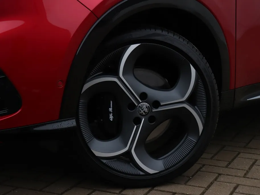Alfa Romeo Tonale Ibrida Plug-In Q4 270 PK Sport Speciale | Pano | LED | Harman |