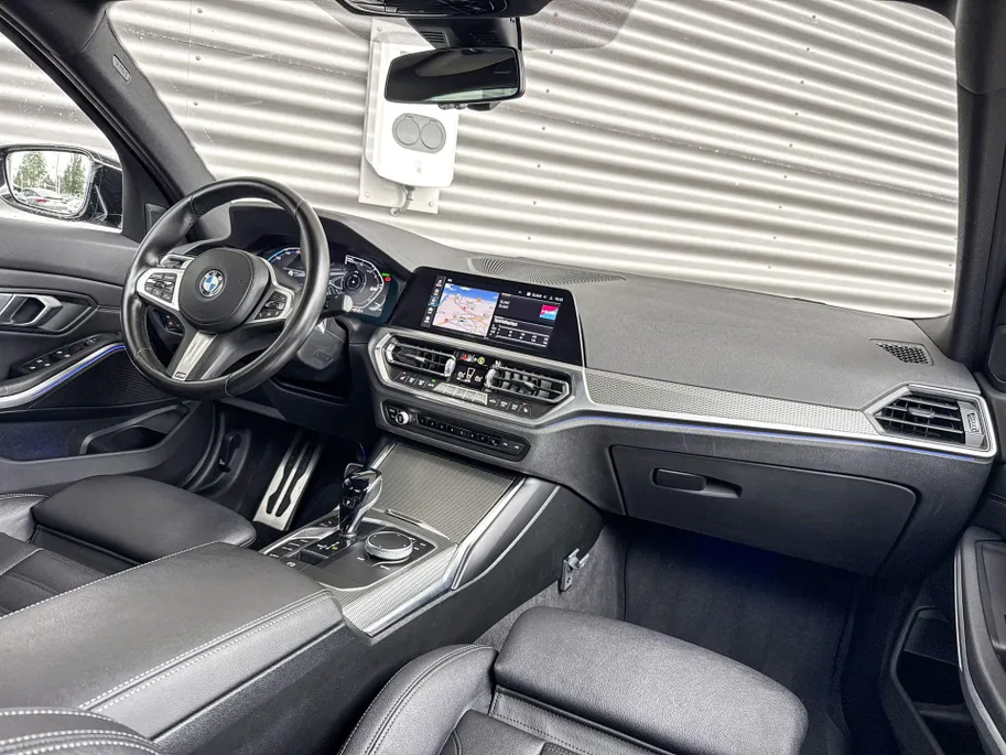 BMW 3 Serie Sedan 320i Business Edition Plus