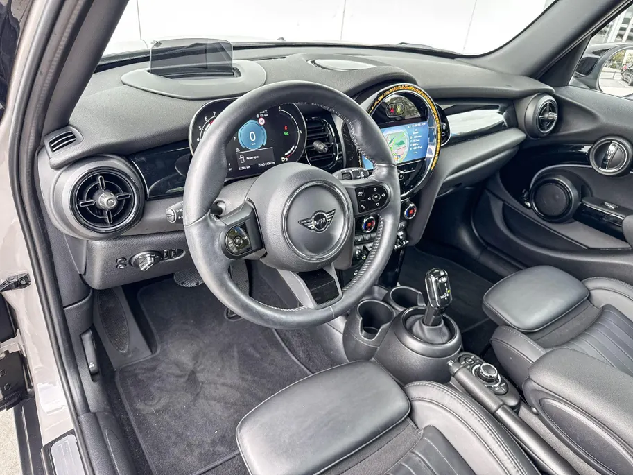 MINI Cooper 5-deurs 1.5 Cooper Camden Plus Edition