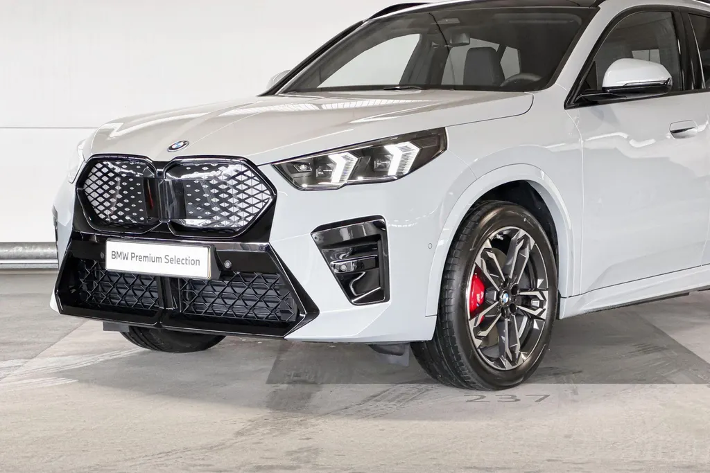BMW iX2 eDrive20 67 kWh M Sport Edition