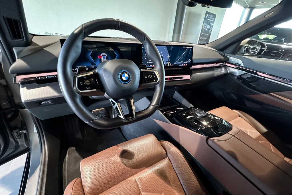 BMW 5 Serie Touring 550e xDrive