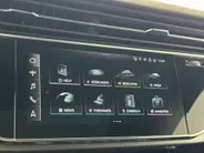 Audi RSQ8 4.0 TFSI RS Q8 Quattro | Panoramadak | Luchtvering | 23'' L.M. Velgen