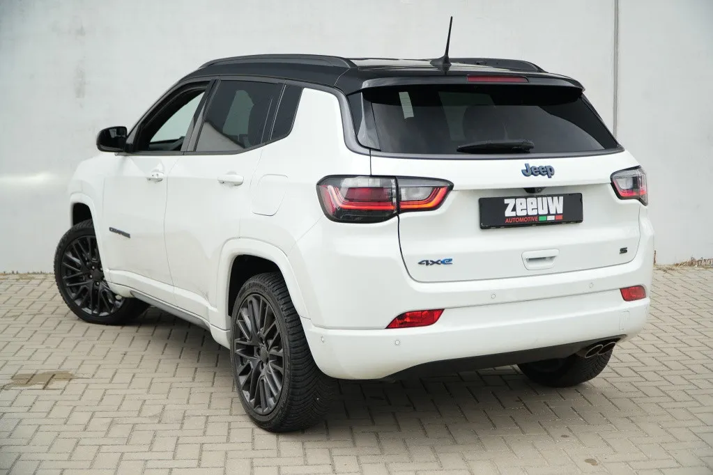 Jeep Compass 4xe 240 PK Hybrid S | Leder | Pano | Navi | Winter | Cam | 19'