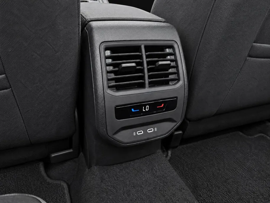 SEAT Leon Sportstourer Style Business Intense 1.5 eTSI 115 PK DSG Station | Technology Pack | Matrix Verlichting | Metallic Lak | 3500,- Herwaardering!!
